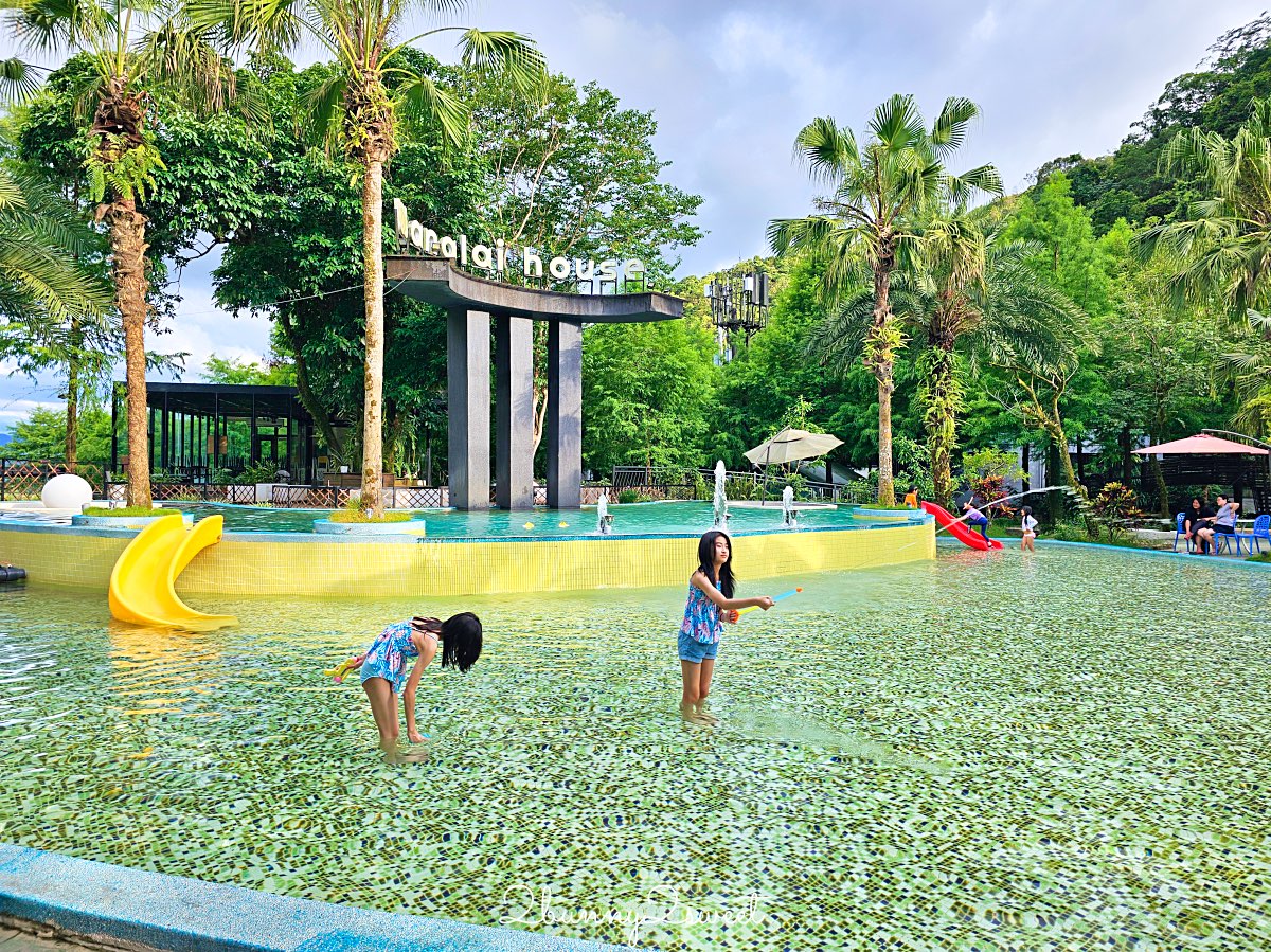 宜蘭景點【鳳梨屋水上莊園】水上鞦韆、湖畔咖啡、鳳梨泳池，也有豪華露營、度假小屋 @兔兒毛毛姊妹花