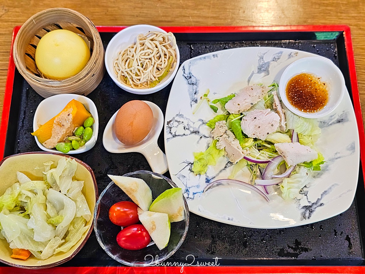 宜蘭景點【鳳梨屋水上莊園】水上鞦韆、湖畔咖啡、鳳梨泳池，也有豪華露營、度假小屋 @兔兒毛毛姊妹花