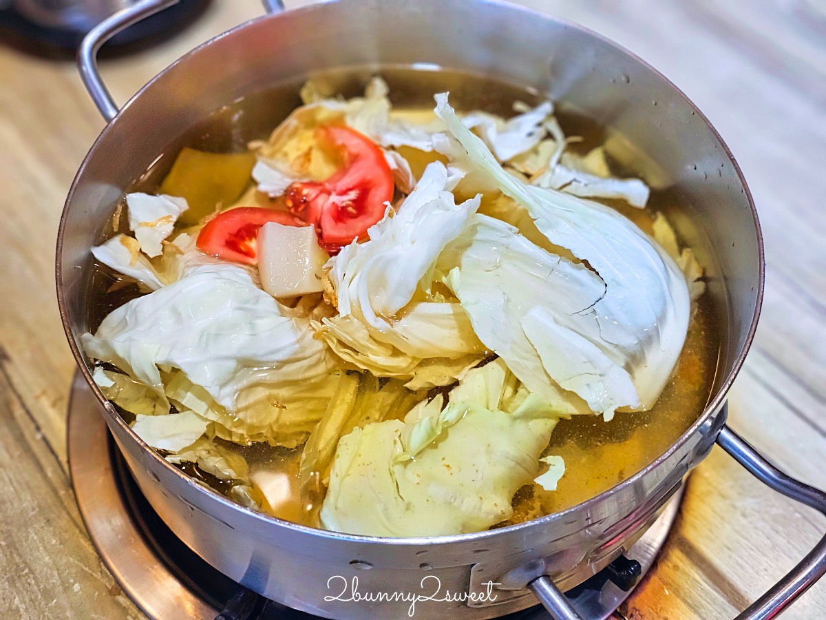 高雄美食【汕頭泉成火鍋專賣中山總店】美麗島站必吃高雄沙茶火鍋創始老店，韓星也來吃 @兔兒毛毛姊妹花
