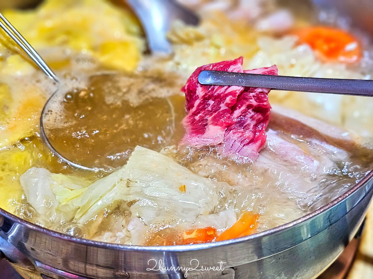 高雄美食【汕頭泉成火鍋專賣中山總店】美麗島站必吃高雄沙茶火鍋創始老店，韓星也來吃 @兔兒毛毛姊妹花