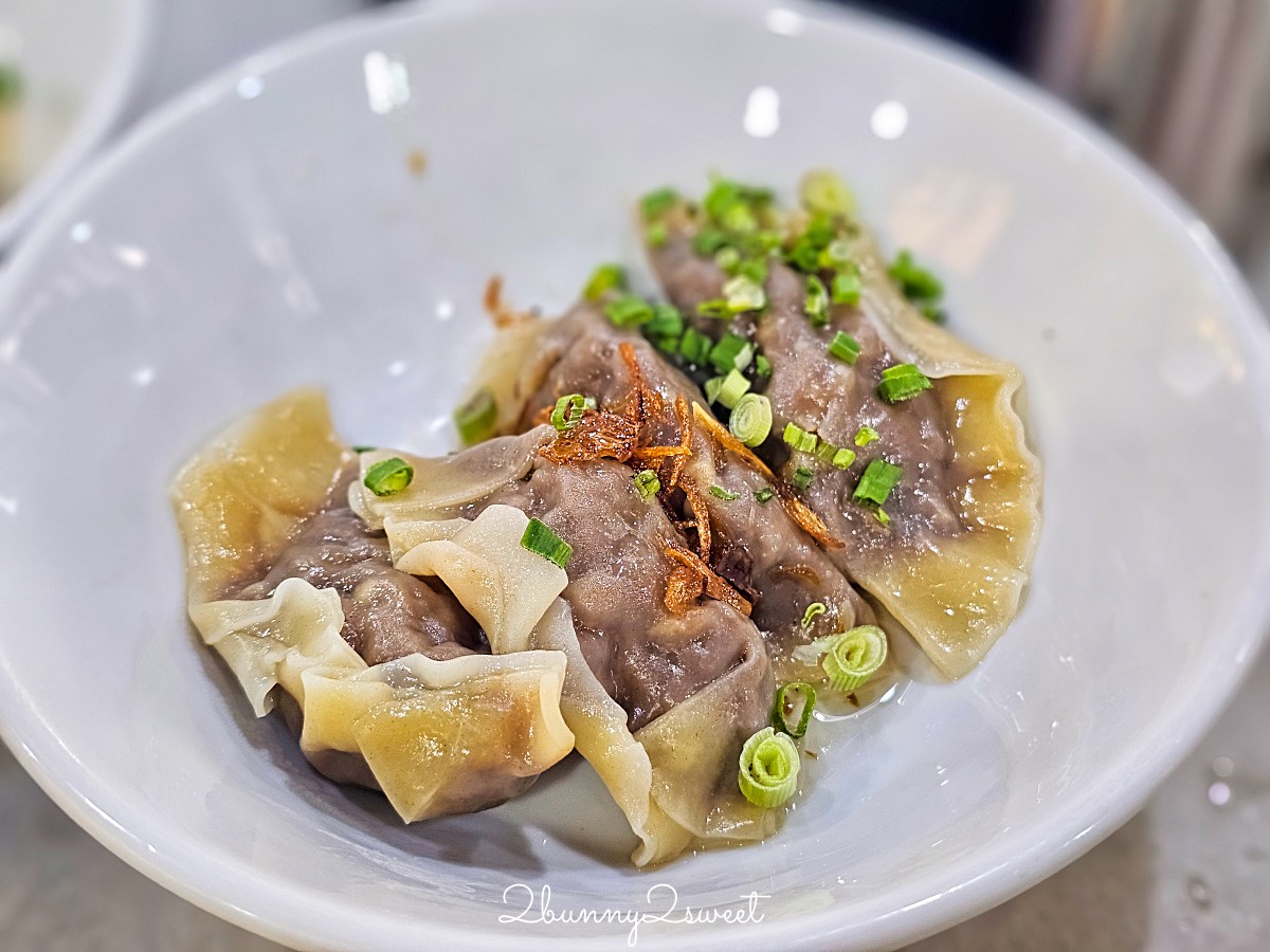 沙巴美食【萬香生肉麵】24小時營業在地美食，豬雜湯+乾撈麵一整套再來個桔子冰超滿足 @兔兒毛毛姊妹花