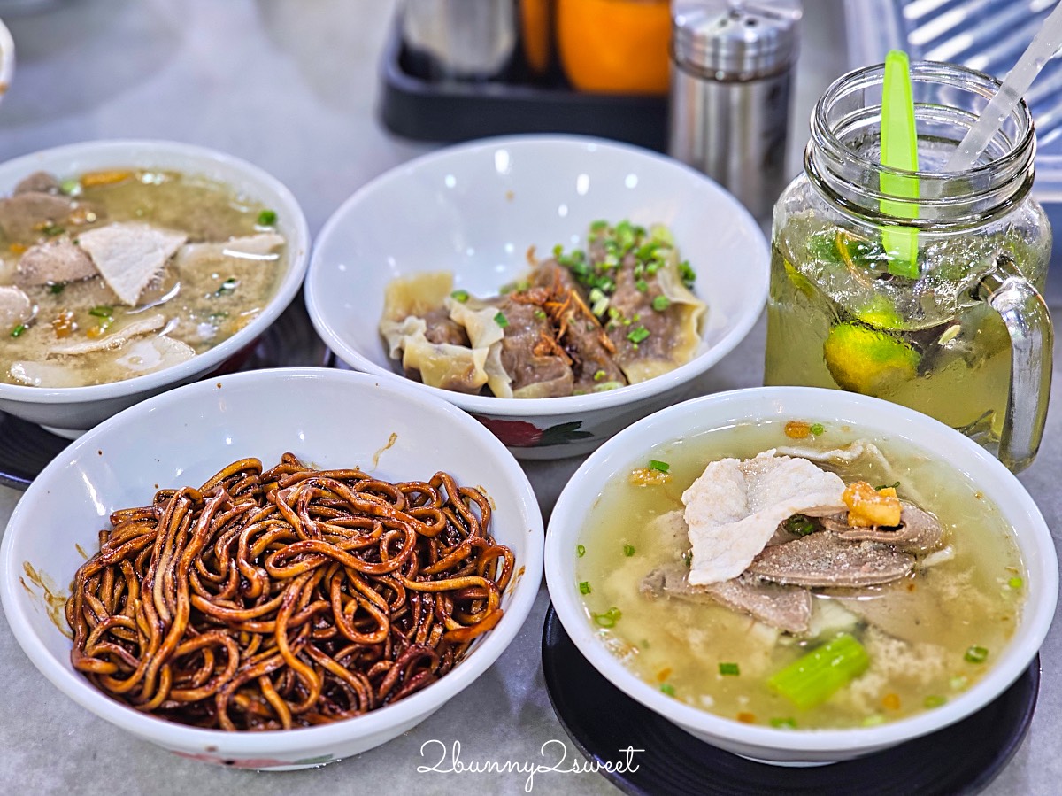 沙巴美食【萬香生肉麵】24小時營業在地美食，豬雜湯+乾撈麵一整套再來個桔子冰超滿足 @兔兒毛毛姊妹花