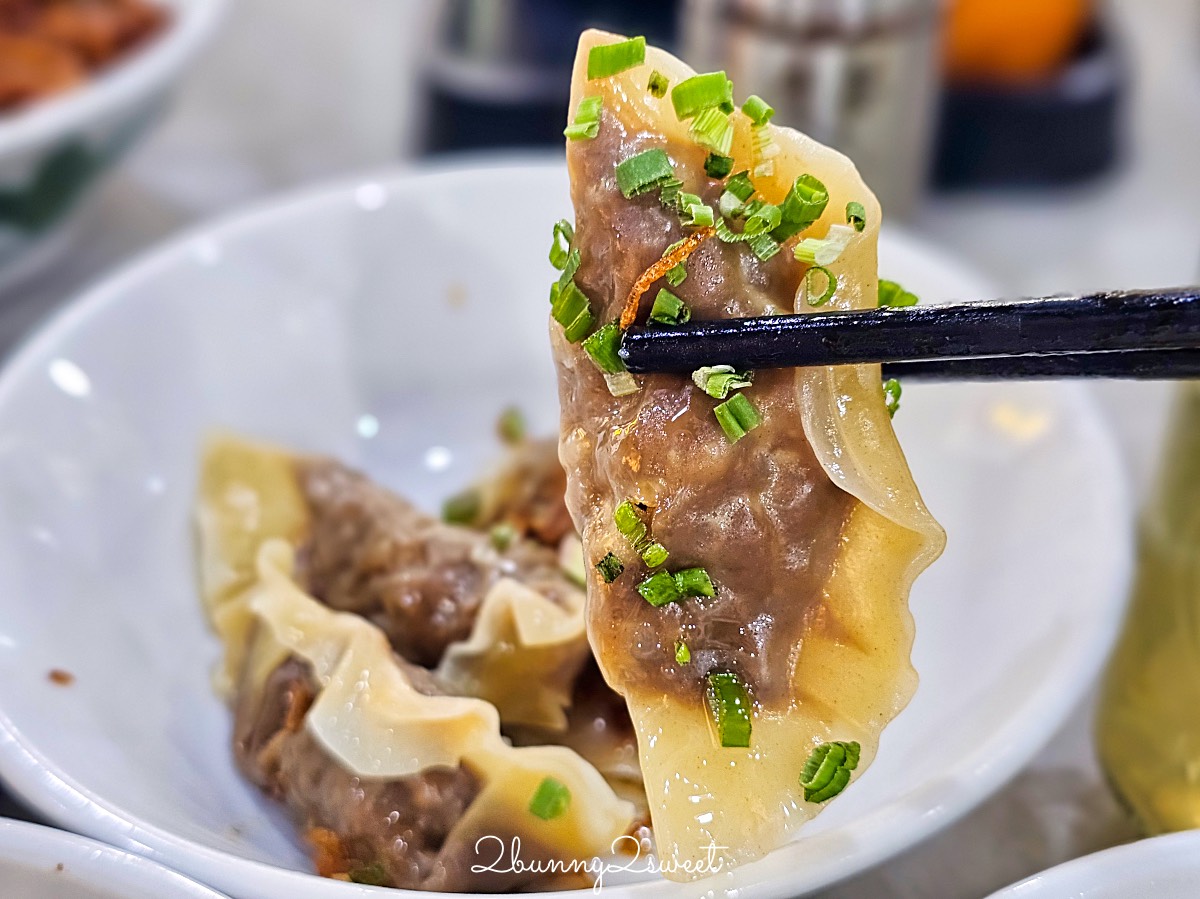 沙巴美食【萬香生肉麵】24小時營業在地美食，豬雜湯+乾撈麵一整套再來個桔子冰超滿足 @兔兒毛毛姊妹花