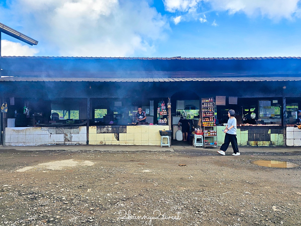 沙巴美食【煙燻山豬肉】Sinalau Bakas Himbaan Bongol 神山一日遊昆達山必吃在地美食 @兔兒毛毛姊妹花