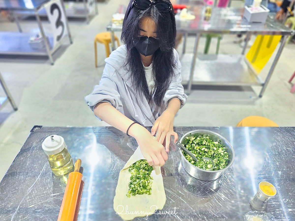 宜蘭農場【初咪體驗農場】最好玩三星青蔥農場下田採蔥、抓泥鰍、蔥麵包/蔥油餅DIY @兔兒毛毛姊妹花
