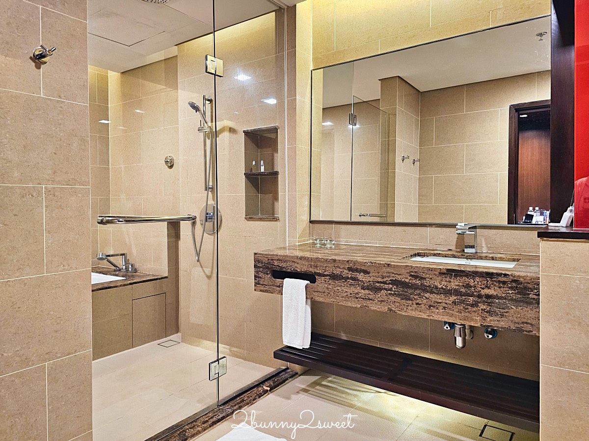 沙巴住宿【Grandis Hotels and Resorts 閣藍帝酒店】百貨共構、免稅店旁～地理位置超棒海景飯店 @兔兒毛毛姊妹花