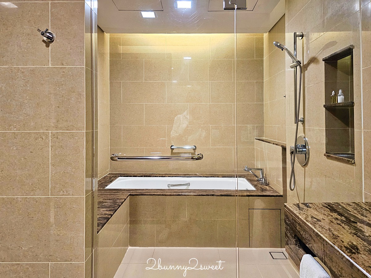 沙巴住宿【Grandis Hotels and Resorts 閣藍帝酒店】百貨共構、免稅店旁～地理位置超棒海景飯店 @兔兒毛毛姊妹花