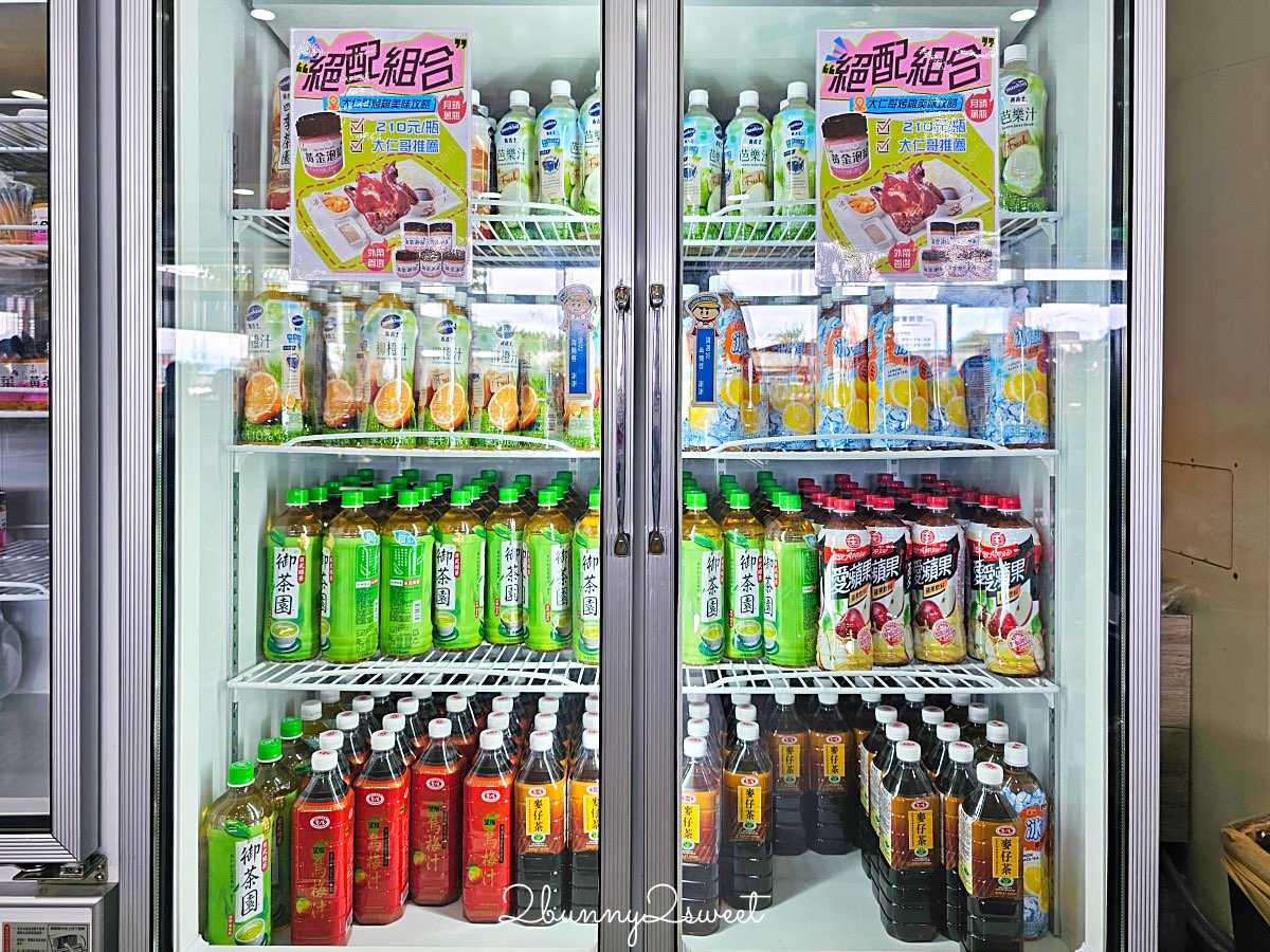 宜蘭美食【大仁哥蔗香脆皮桶仔雞-宜蘭旗艦店】秒殺烤雞餐車唯一實體餐廳 排隊拍翻也要吃 @兔兒毛毛姊妹花
