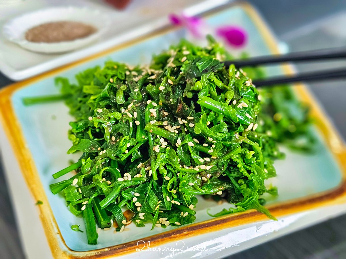 宜蘭美食【大仁哥蔗香脆皮桶仔雞-宜蘭旗艦店】秒殺烤雞餐車唯一實體餐廳 排隊拍翻也要吃 @兔兒毛毛姊妹花