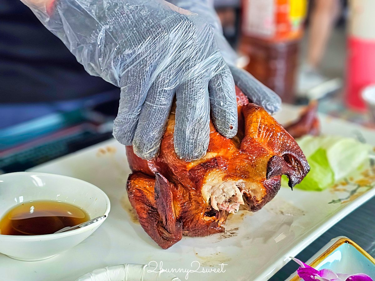 宜蘭美食【大仁哥蔗香脆皮桶仔雞-宜蘭旗艦店】秒殺烤雞餐車唯一實體餐廳 排隊拍翻也要吃 @兔兒毛毛姊妹花