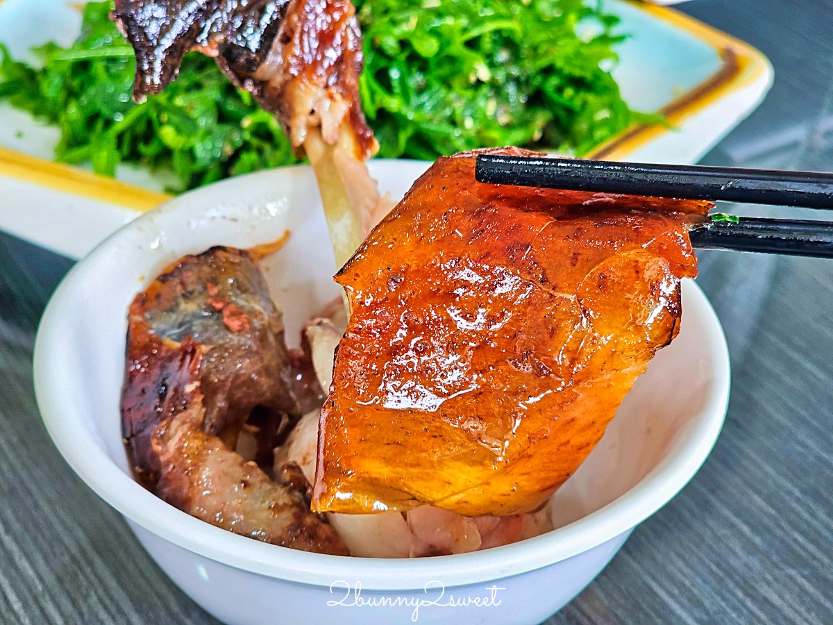宜蘭美食【大仁哥蔗香脆皮桶仔雞-宜蘭旗艦店】秒殺烤雞餐車唯一實體餐廳 排隊拍翻也要吃 @兔兒毛毛姊妹花