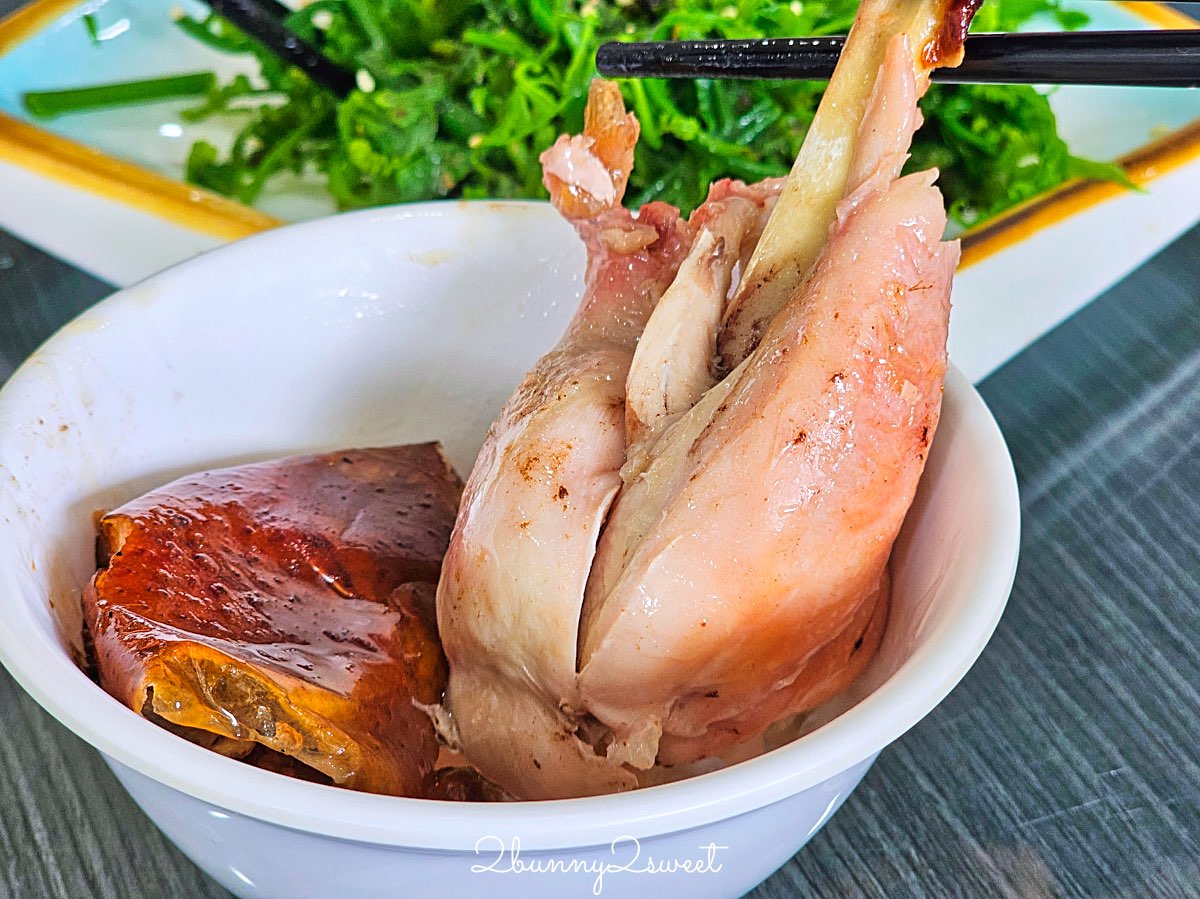 宜蘭美食【大仁哥蔗香脆皮桶仔雞-宜蘭旗艦店】秒殺烤雞餐車唯一實體餐廳 排隊拍翻也要吃 @兔兒毛毛姊妹花