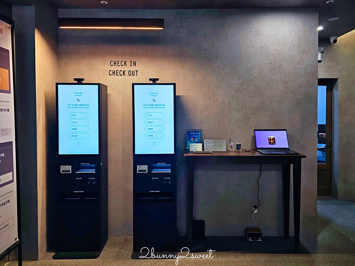 首爾住宿【明洞莊飯店 Hotel Myeongdongjang】下樓就是明洞商圈/大空間四人房/房內飲水機/免費咖啡暢飲 @兔兒毛毛姊妹花