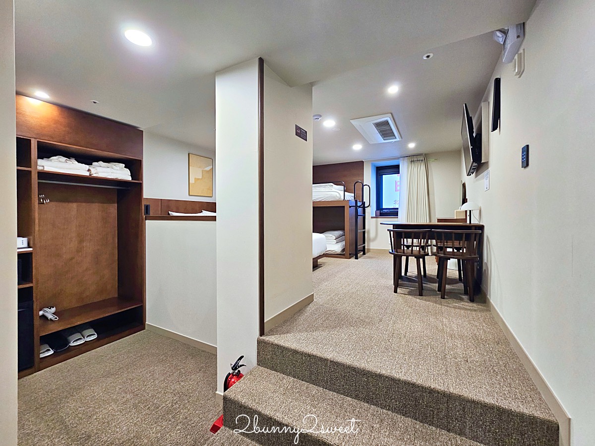 首爾住宿【明洞莊飯店 Hotel Myeongdongjang】下樓就是明洞商圈/大空間四人房/房內飲水機/免費咖啡暢飲 @兔兒毛毛姊妹花