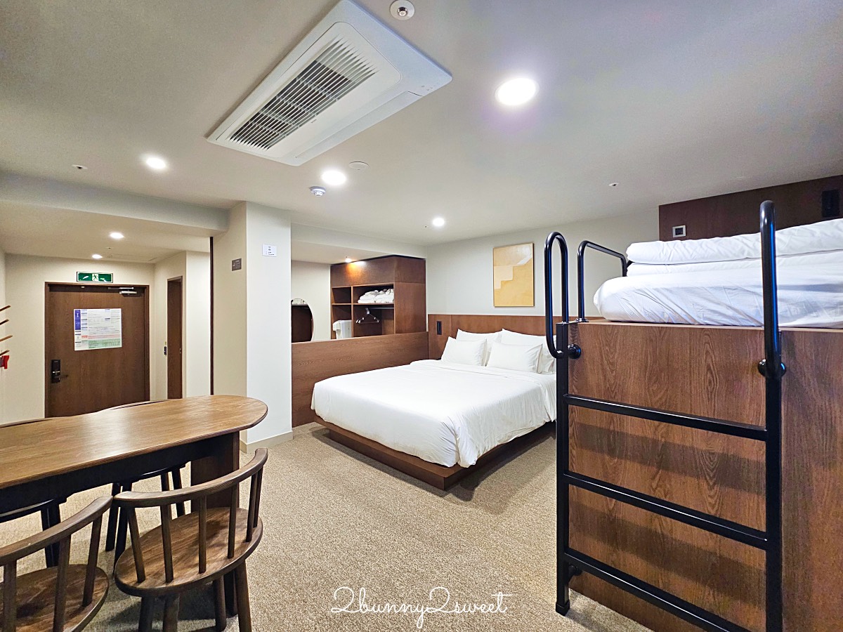 首爾住宿【明洞莊飯店 Hotel Myeongdongjang】下樓就是明洞商圈/大空間四人房/房內飲水機/免費咖啡暢飲 @兔兒毛毛姊妹花