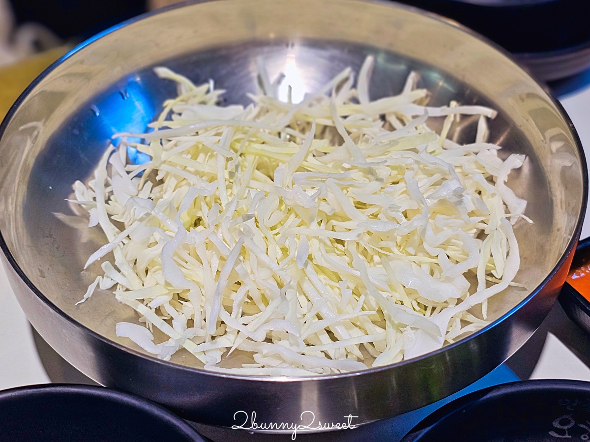【首爾美食推薦】滿足五香豬腳 (東大門店)：在地人也狂推的深夜美食！招牌必吃這樣點 @兔兒毛毛姊妹花