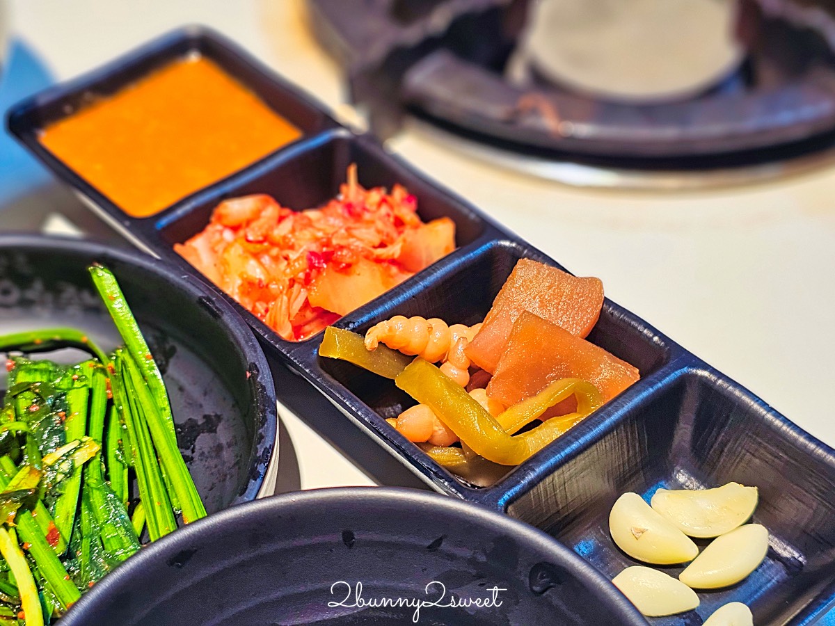 【首爾美食推薦】滿足五香豬腳 (東大門店)：在地人也狂推的深夜美食！招牌必吃這樣點 @兔兒毛毛姊妹花