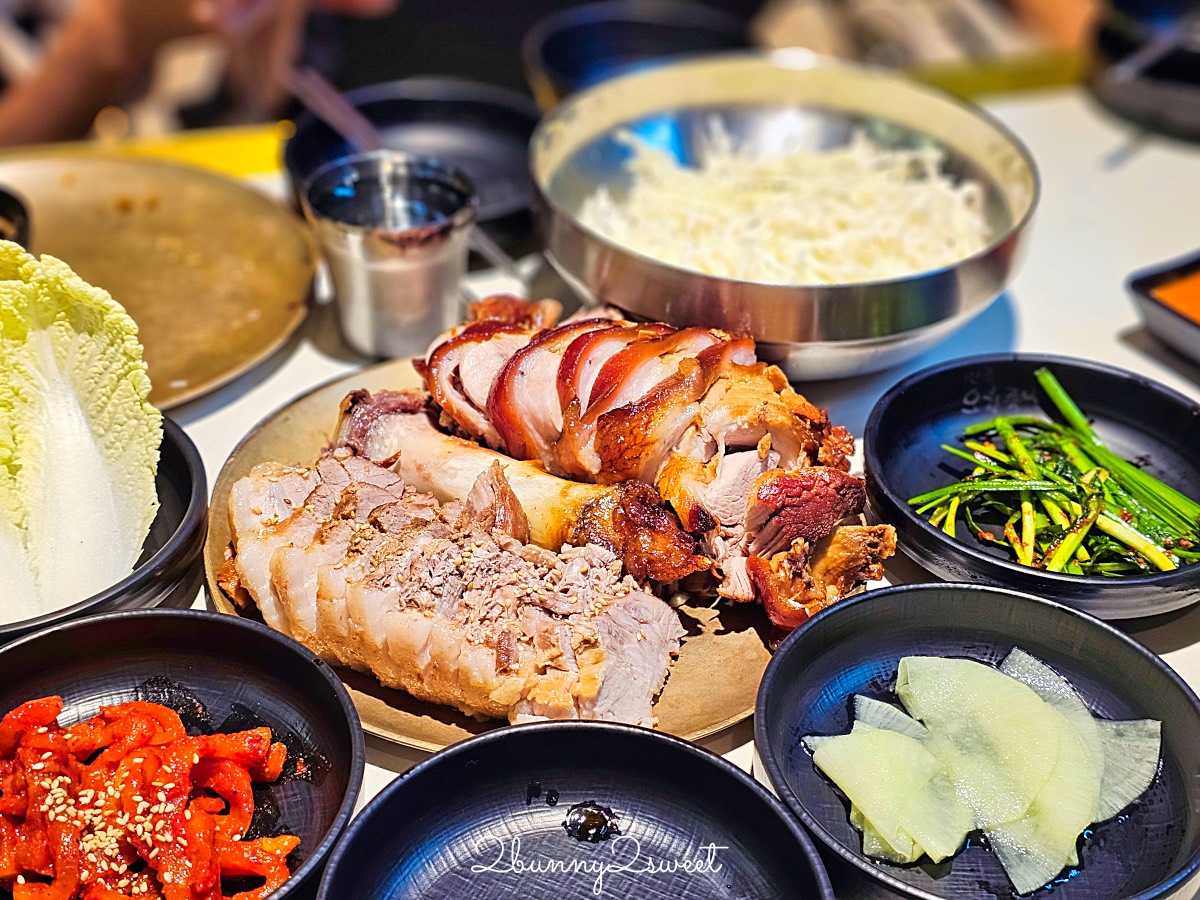 【首爾美食推薦】滿足五香豬腳 (東大門店)：在地人也狂推的深夜美食！招牌必吃這樣點 @兔兒毛毛姊妹花