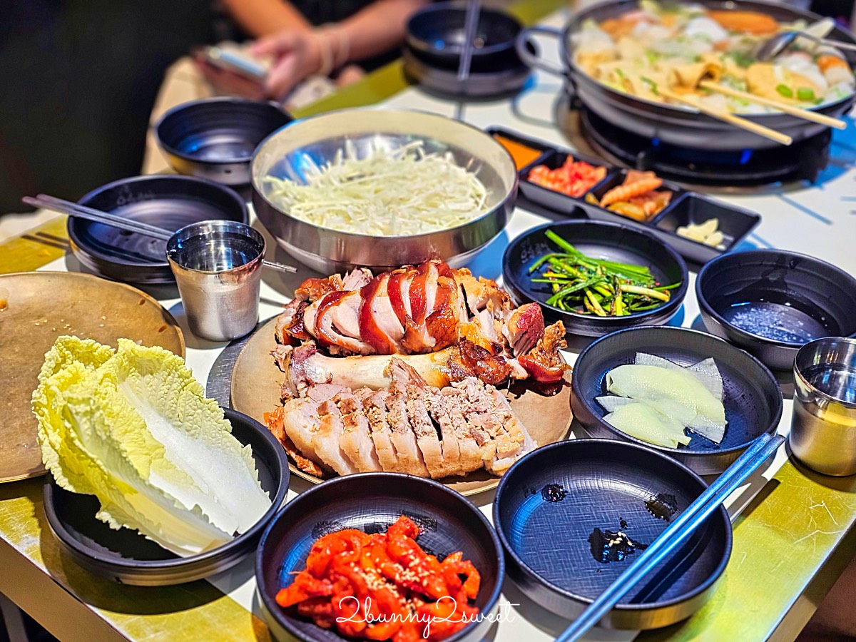 【首爾美食推薦】滿足五香豬腳 (東大門店)：在地人也狂推的深夜美食！招牌必吃這樣點 @兔兒毛毛姊妹花