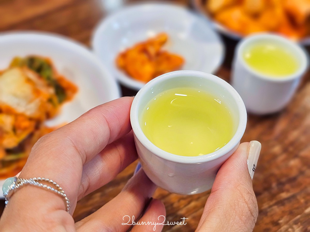 【首爾明洞美食】百濟蔘雞湯：50年老字號人蔘雞湯，遊韓必吃的補身聖品 @兔兒毛毛姊妹花
