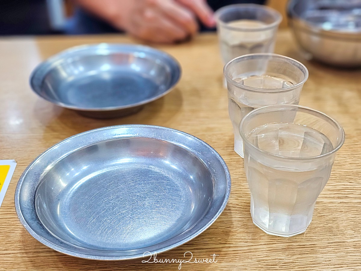 首爾美食【神仙雪濃湯 신선설농탕】明洞必吃濃郁牛骨湯飯，早上8:00營業來吃早餐不用排隊 @兔兒毛毛姊妹花