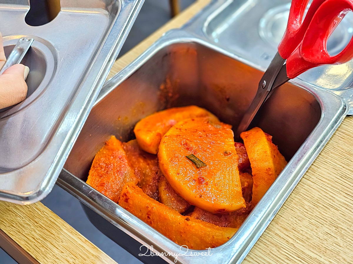 首爾美食【神仙雪濃湯 신선설농탕】明洞必吃濃郁牛骨湯飯，早上8:00營業來吃早餐不用排隊 @兔兒毛毛姊妹花
