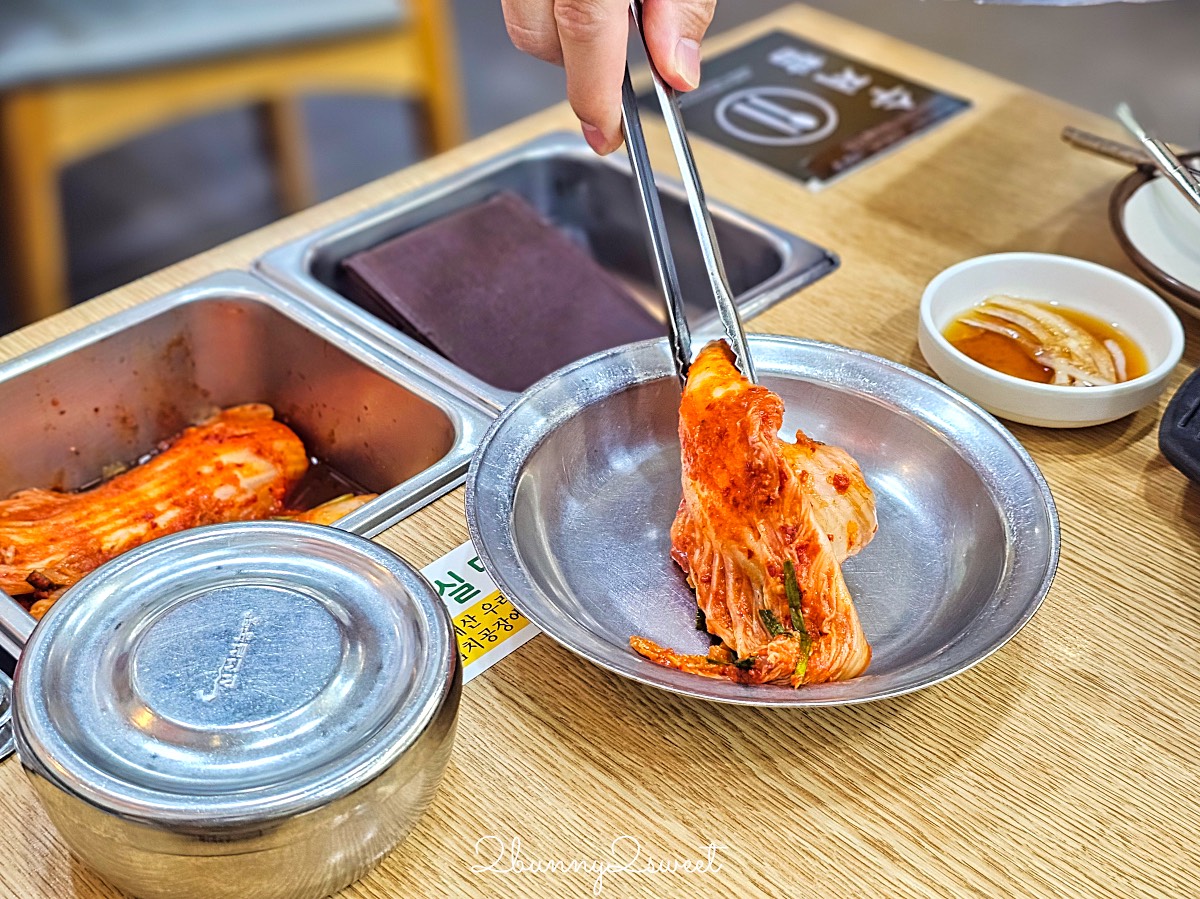 首爾美食【神仙雪濃湯 신선설농탕】明洞必吃濃郁牛骨湯飯，早上8:00營業來吃早餐不用排隊 @兔兒毛毛姊妹花