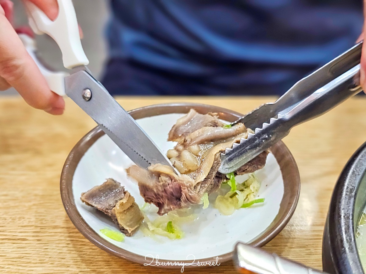 首爾美食【神仙雪濃湯 신선설농탕】明洞必吃濃郁牛骨湯飯，早上8:00營業來吃早餐不用排隊 @兔兒毛毛姊妹花