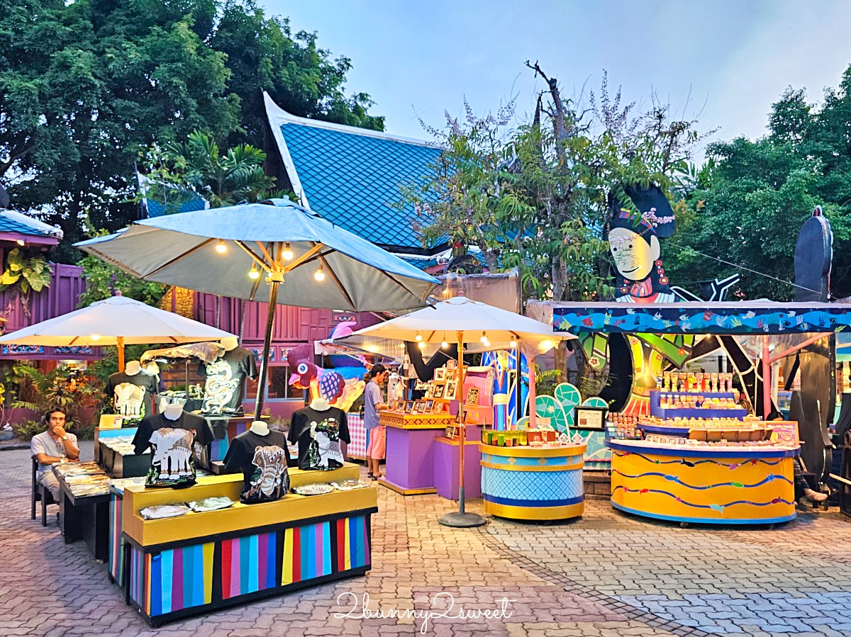普吉島景點推薦｜Phuket FantaSea 普吉幻多奇：看秀吃Buffet、拍泰服、抱老虎的夜間樂園 @兔兒毛毛姊妹花