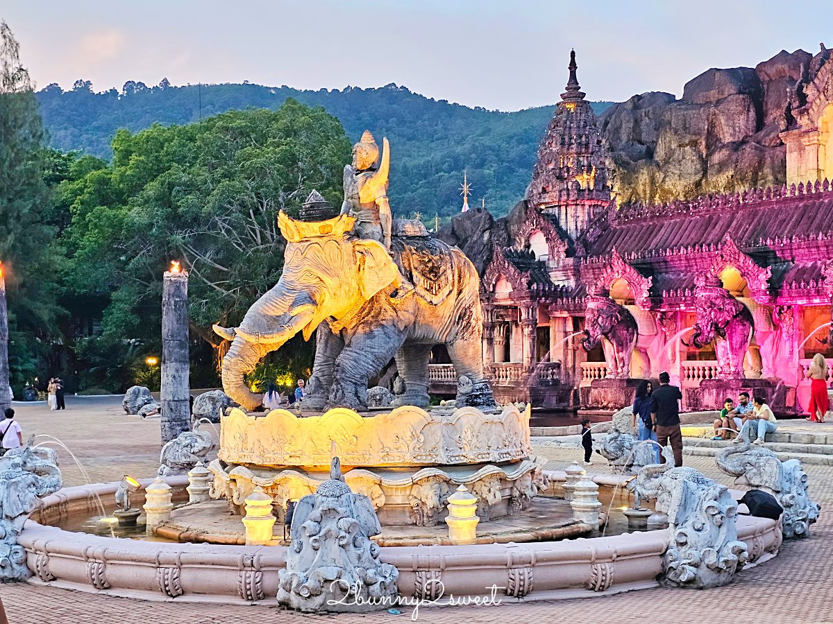 普吉島景點推薦｜Phuket FantaSea 普吉幻多奇：看秀吃Buffet、拍泰服、抱老虎的夜間樂園 @兔兒毛毛姊妹花