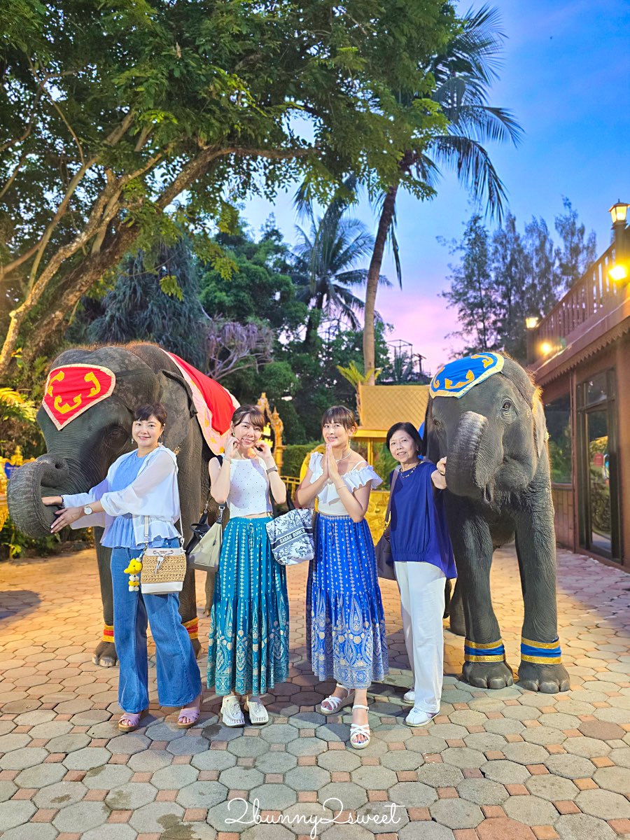 普吉島景點推薦｜Phuket FantaSea 普吉幻多奇：看秀吃Buffet、拍泰服、抱老虎的夜間樂園 @兔兒毛毛姊妹花