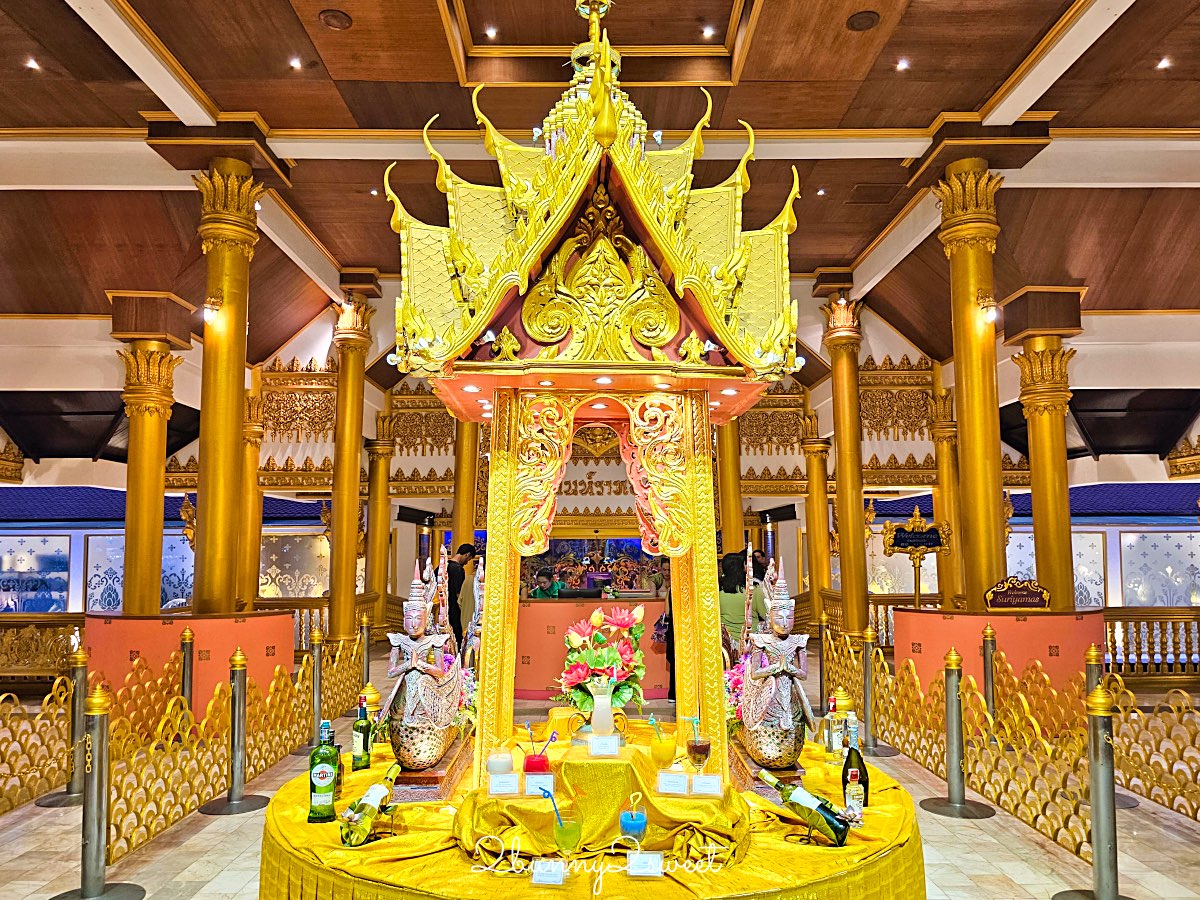 普吉島景點推薦｜Phuket FantaSea 普吉幻多奇：看秀吃Buffet、拍泰服、抱老虎的夜間樂園 @兔兒毛毛姊妹花