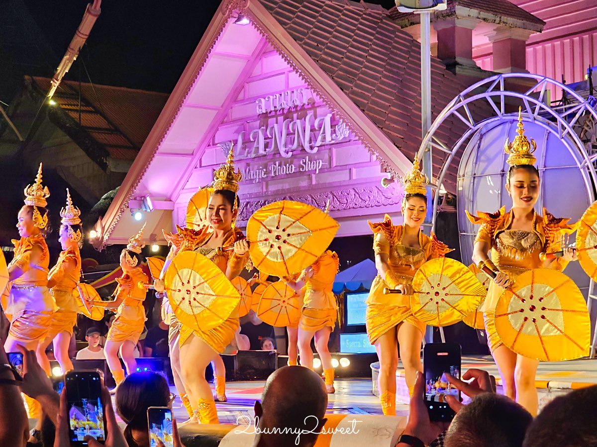 普吉島景點推薦｜Phuket FantaSea 普吉幻多奇：看秀吃Buffet、拍泰服、抱老虎的夜間樂園 @兔兒毛毛姊妹花