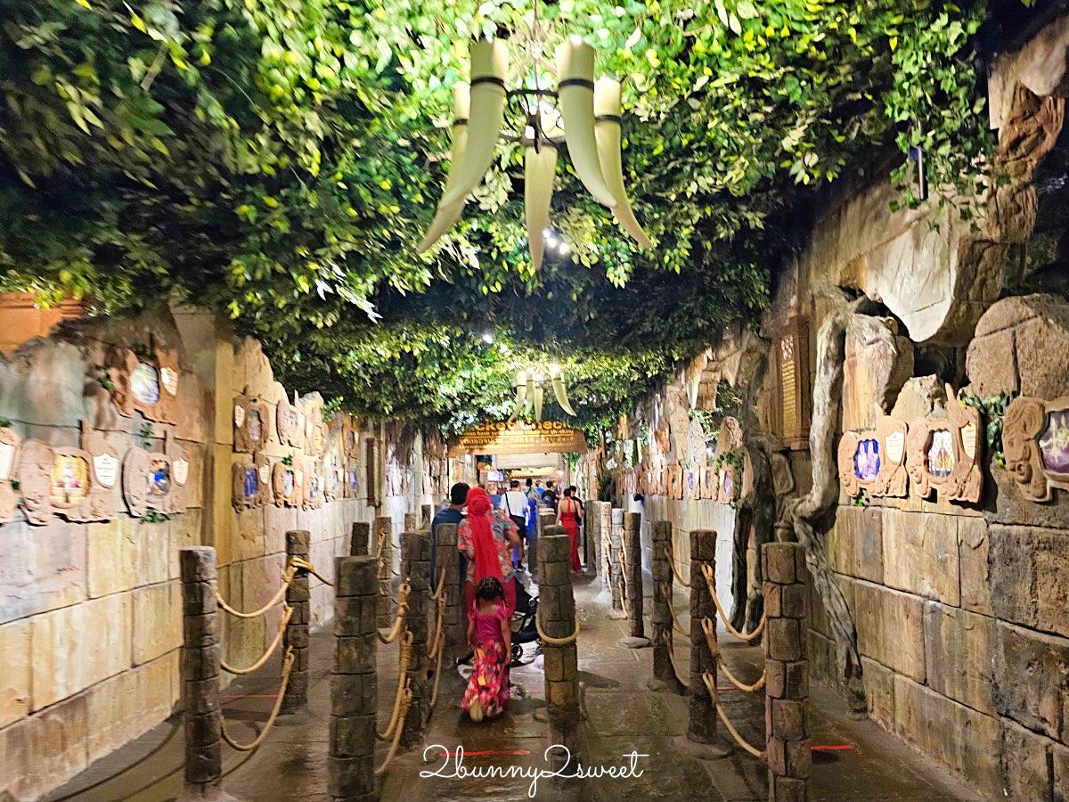 普吉島景點推薦｜Phuket FantaSea 普吉幻多奇：看秀吃Buffet、拍泰服、抱老虎的夜間樂園 @兔兒毛毛姊妹花