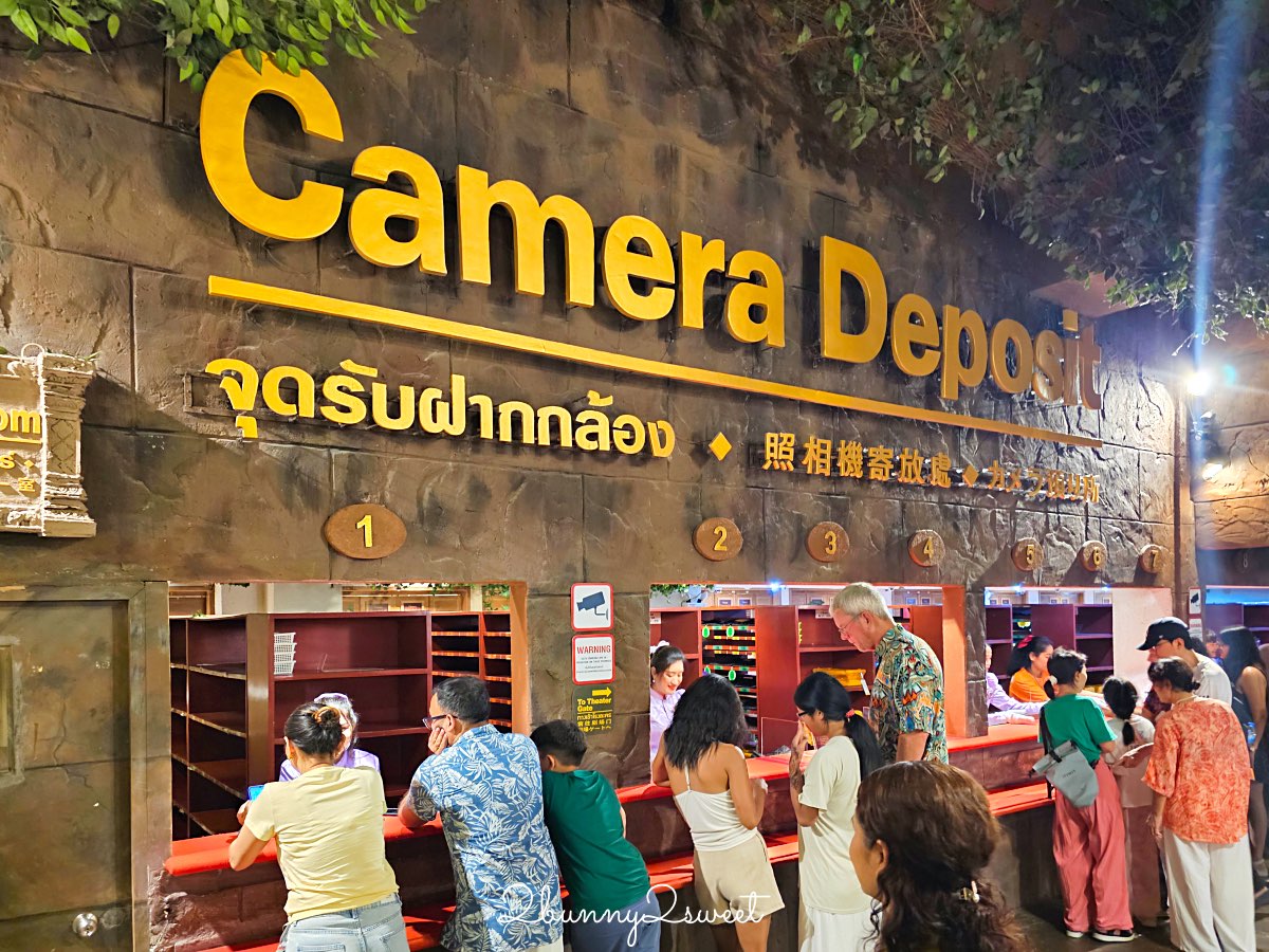 普吉島景點推薦｜Phuket FantaSea 普吉幻多奇：看秀吃Buffet、拍泰服、抱老虎的夜間樂園 @兔兒毛毛姊妹花