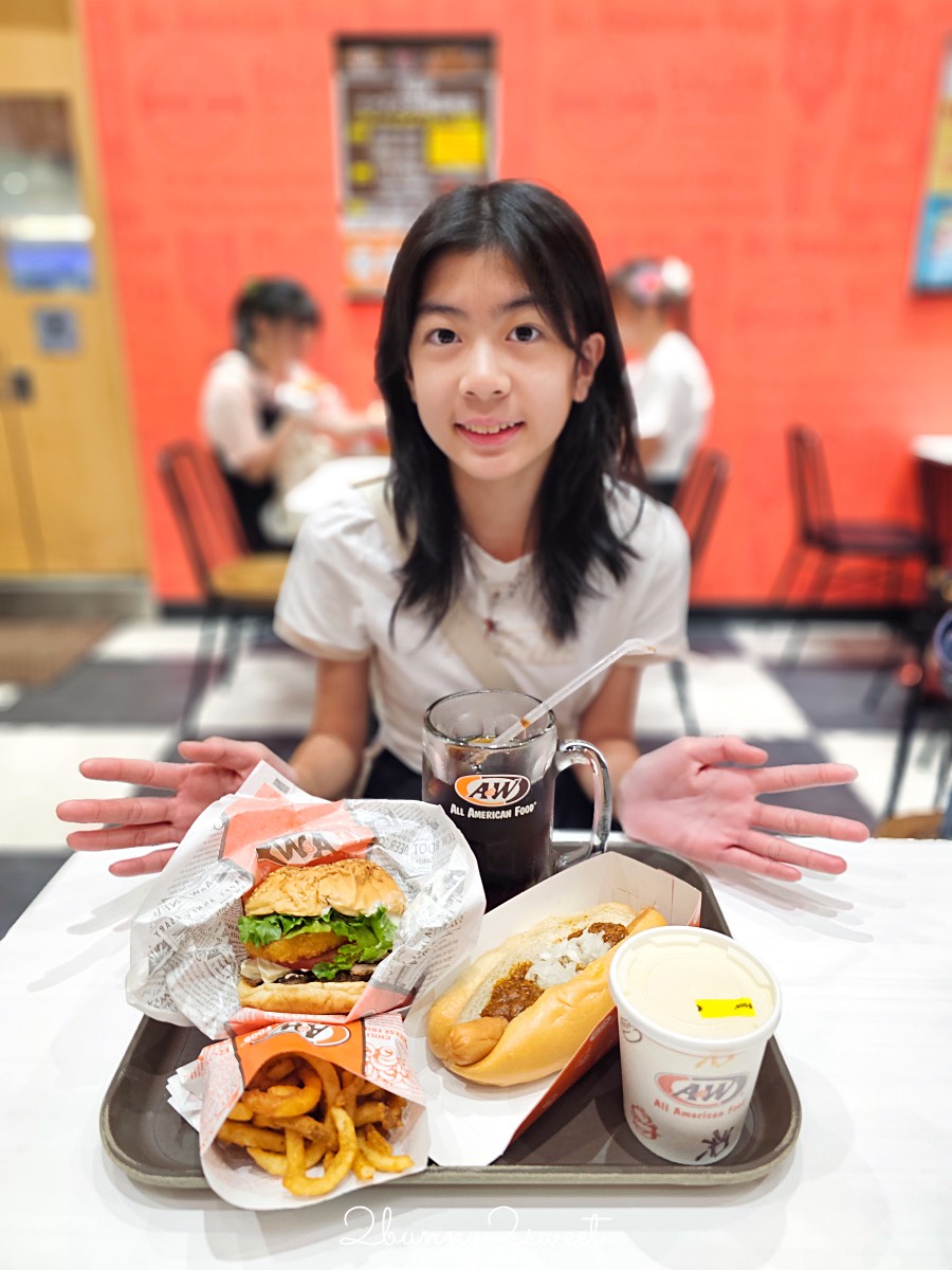 沖繩必吃【A&W】沖繩限定速食品牌，人氣NO.1漢堡、螺旋薯條、沙士必點攻略 @兔兒毛毛姊妹花