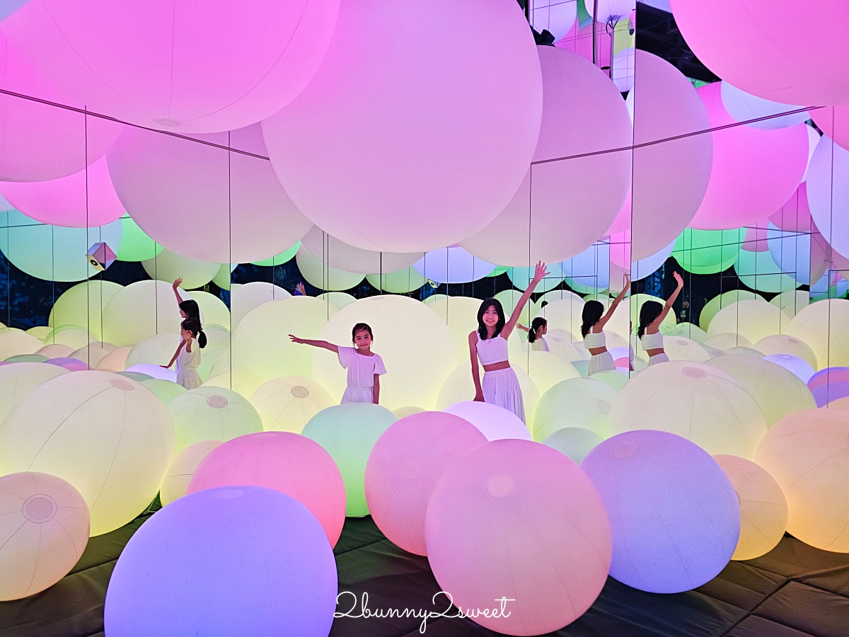 【沖繩 teamLab 未來園】沉浸式光影藝術親子樂園、雨天也能玩的室內景點 @兔兒毛毛姊妹花