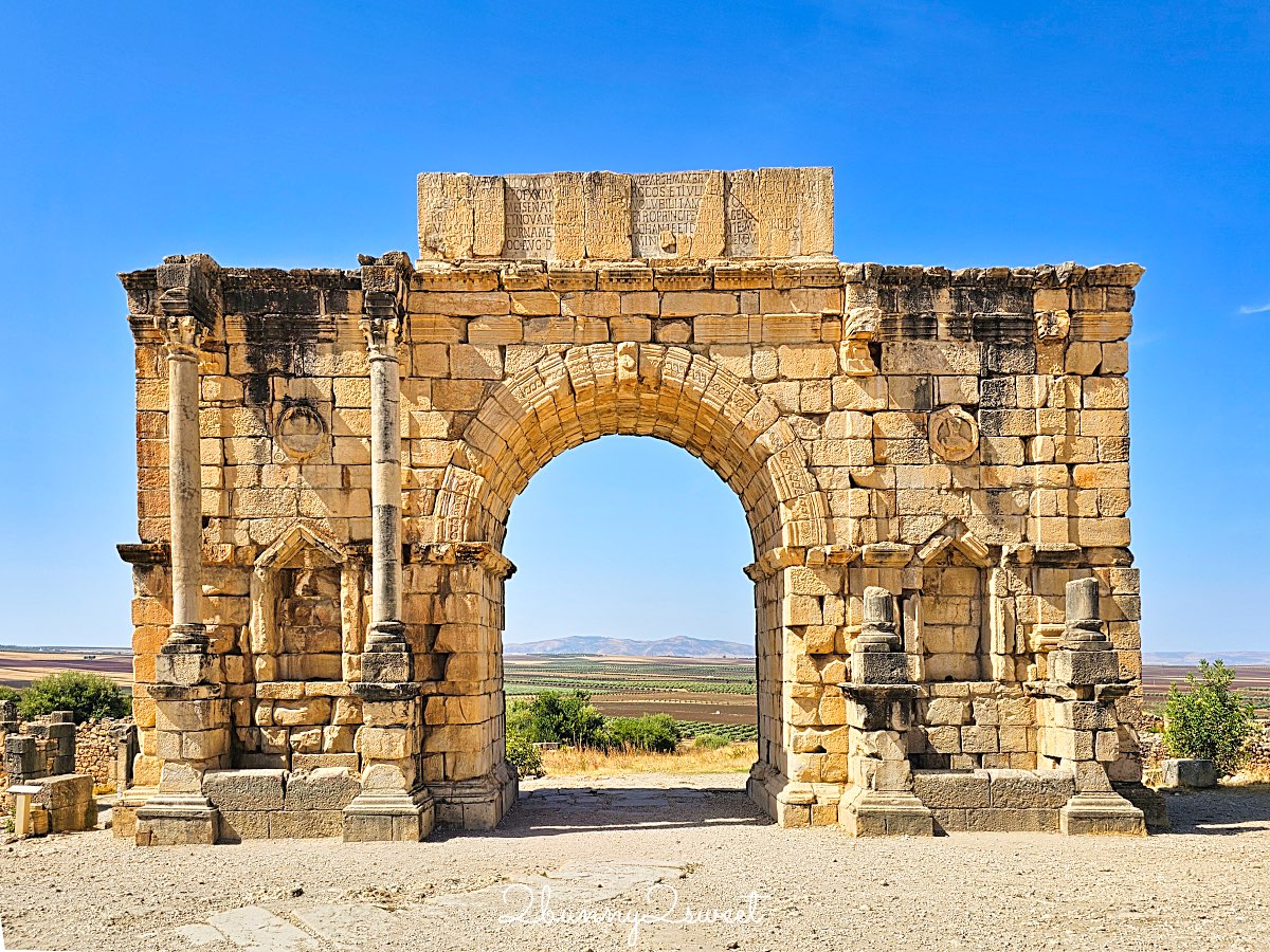 摩洛哥【瓦魯比利斯 Volubilis】千年古城奇蹟！世界遺產羅馬古城遺跡全攻略 @兔兒毛毛姊妹花