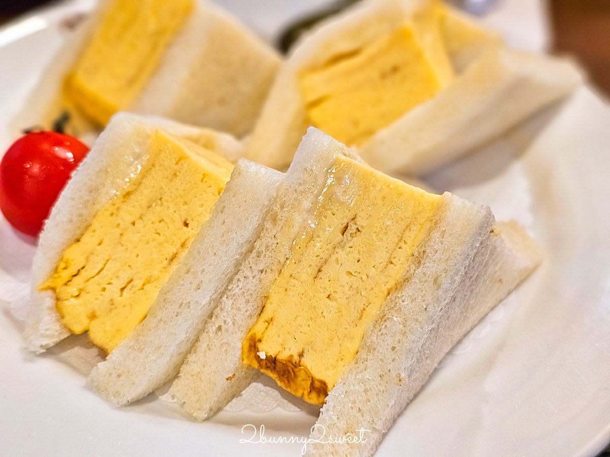 大阪美食【丸福珈琲店】昭和復古咖啡廳！香氣濃郁的深焙咖啡、厚蛋三明治與銅板鬆餅超經典 @兔兒毛毛姊妹花