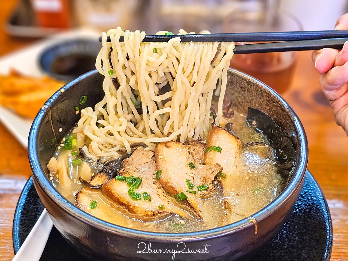 【Niku Gottsuo Ramen】鳥取米子牛骨拉麵名店：必吃濃郁湯頭，肉量爆棚的超滿足系拉麵！ @兔兒毛毛姊妹花
