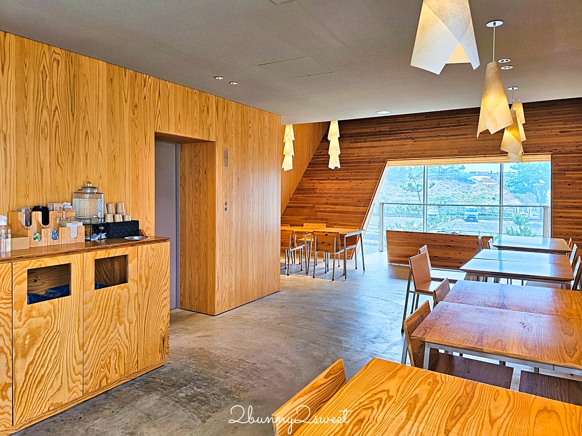 【Takahama Caf&eacute; 高濱咖啡】隈研吾操刀木質系咖啡館！面對鳥取砂丘絕美露台太好拍 @兔兒毛毛姊妹花