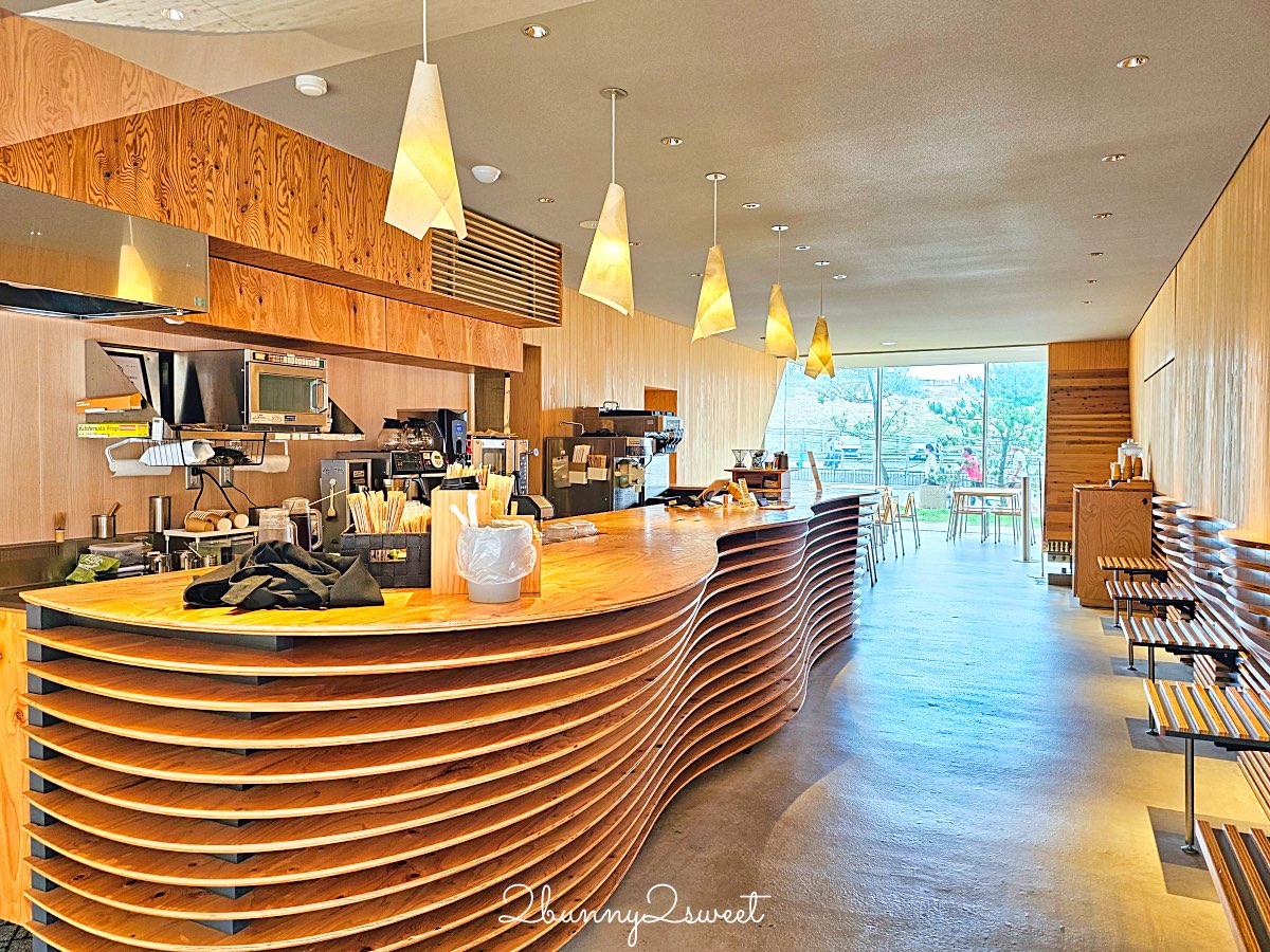【Takahama Caf&eacute; 高濱咖啡】隈研吾操刀木質系咖啡館！面對鳥取砂丘絕美露台太好拍 @兔兒毛毛姊妹花