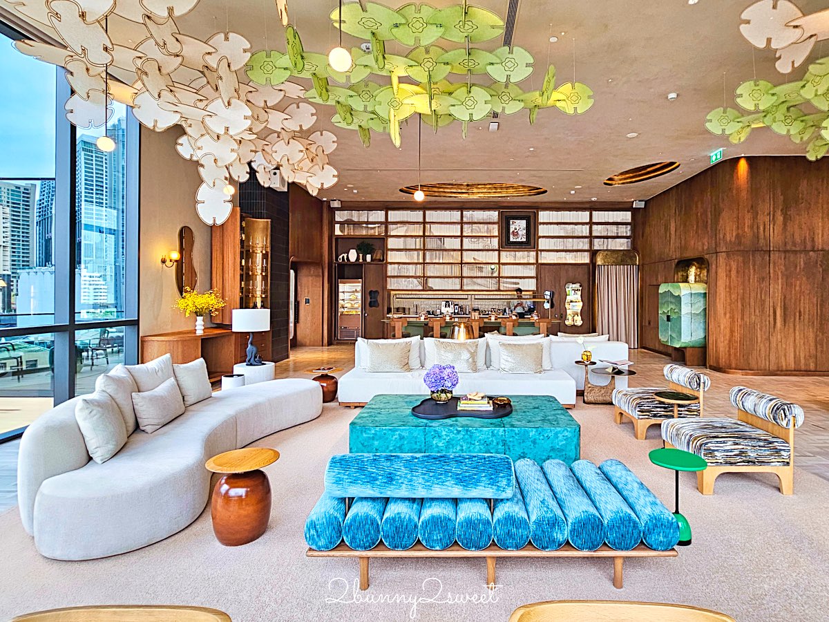 曼谷【KROMO Bangkok Curio Collection by Hilton】粉紅夢幻設計、絕美空中泳池、文青系早餐超驚艷！ @兔兒毛毛姊妹花