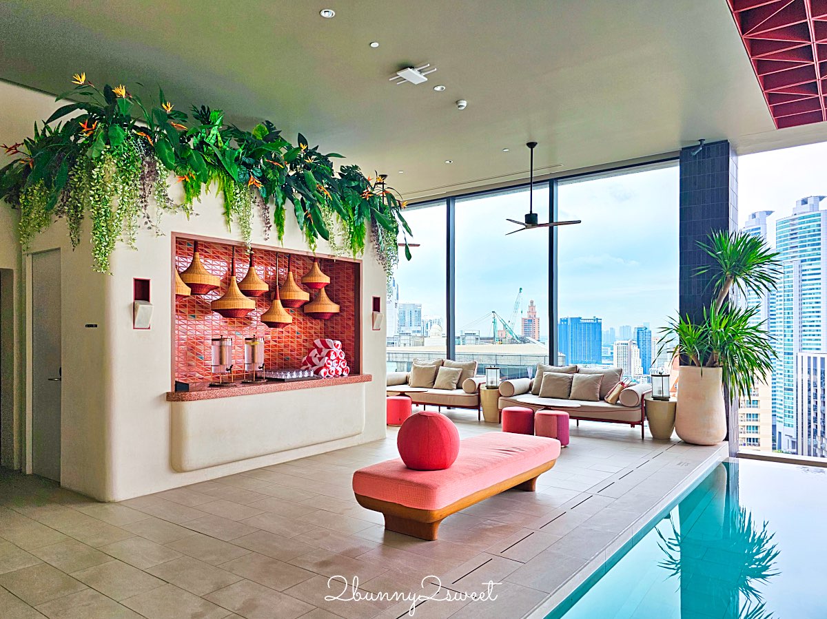 曼谷【KROMO Bangkok Curio Collection by Hilton】粉紅夢幻設計、絕美空中泳池、文青系早餐超驚艷！ @兔兒毛毛姊妹花