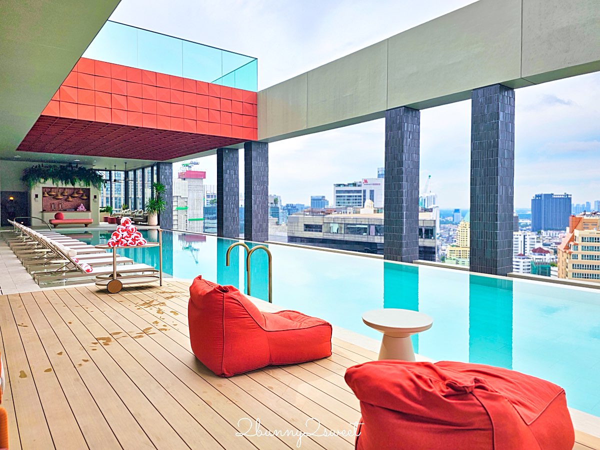 曼谷【KROMO Bangkok Curio Collection by Hilton】粉紅夢幻設計、絕美空中泳池、文青系早餐超驚艷！ @兔兒毛毛姊妹花