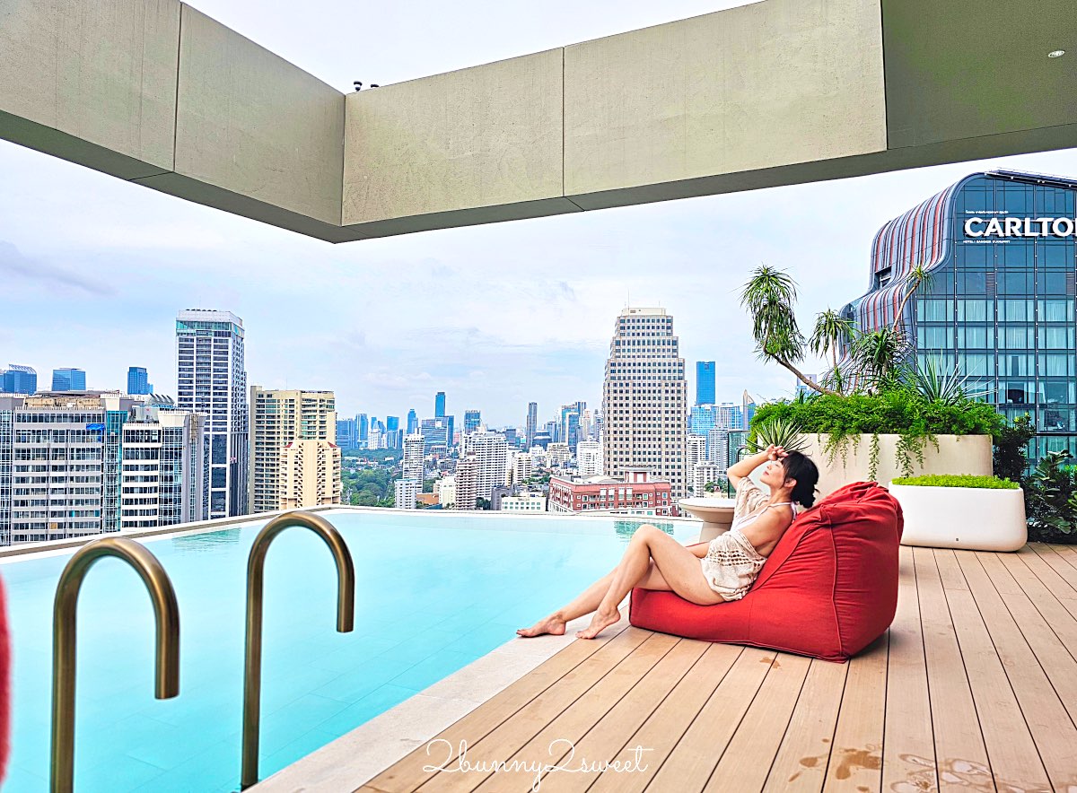 曼谷【KROMO Bangkok Curio Collection by Hilton】粉紅夢幻設計、絕美空中泳池、文青系早餐超驚艷！ @兔兒毛毛姊妹花