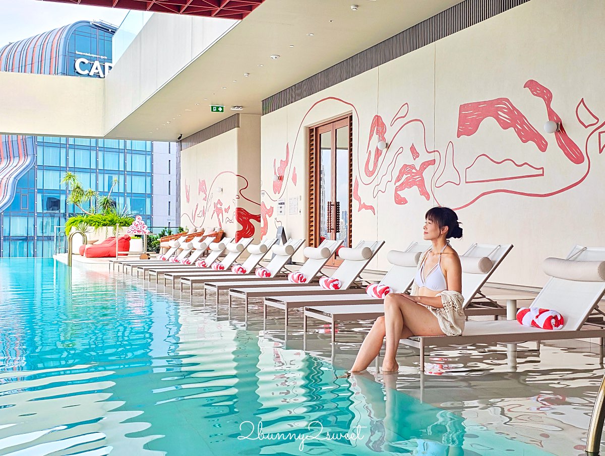 曼谷【KROMO Bangkok Curio Collection by Hilton】粉紅夢幻設計、絕美空中泳池、文青系早餐超驚艷！ @兔兒毛毛姊妹花