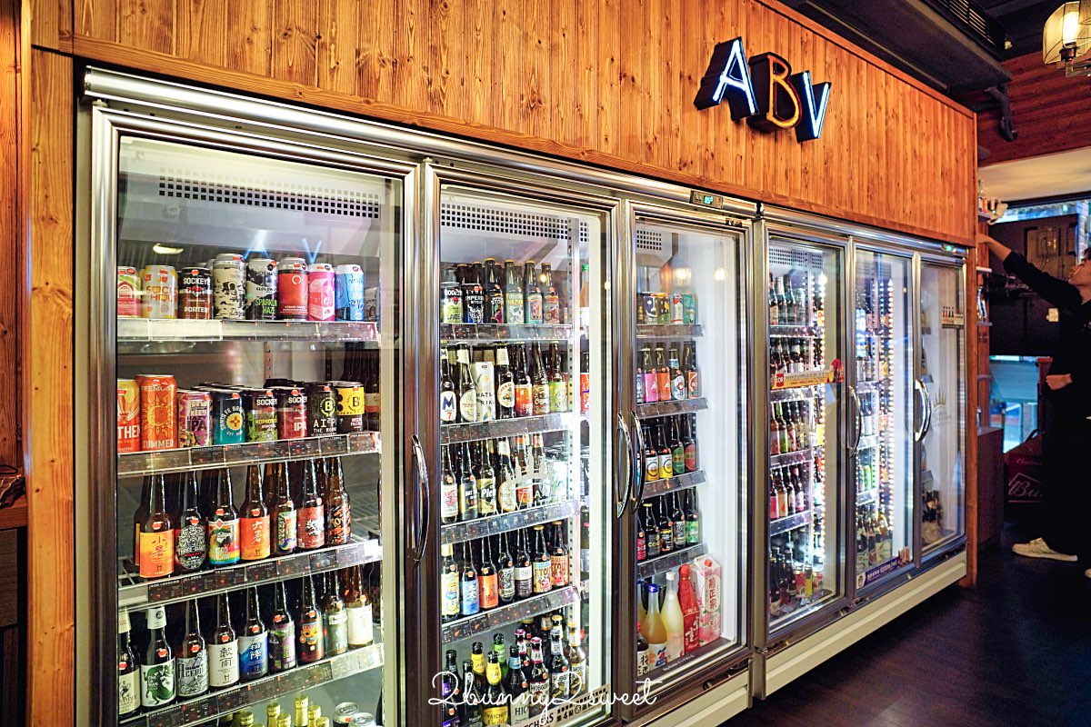 【ABV日式居酒館林口長庚店】林口長庚聚餐必吃居酒屋，稻草燒刺身 &times; 精釀啤酒300款！ @兔兒毛毛姊妹花