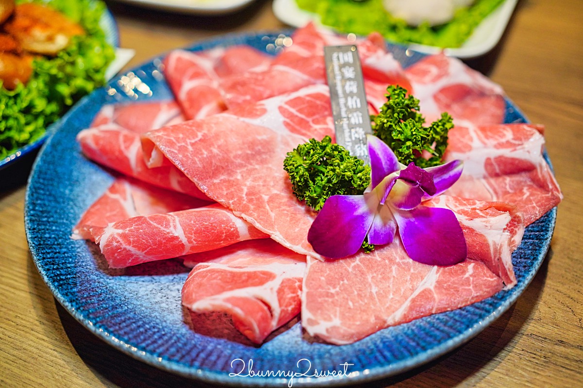 【君曜雞湯】信義區最強雞湯火鍋，人蔘花膠全雞排翅金湯涮A5和牛、龍蝦海鮮超過癮 @兔兒毛毛姊妹花