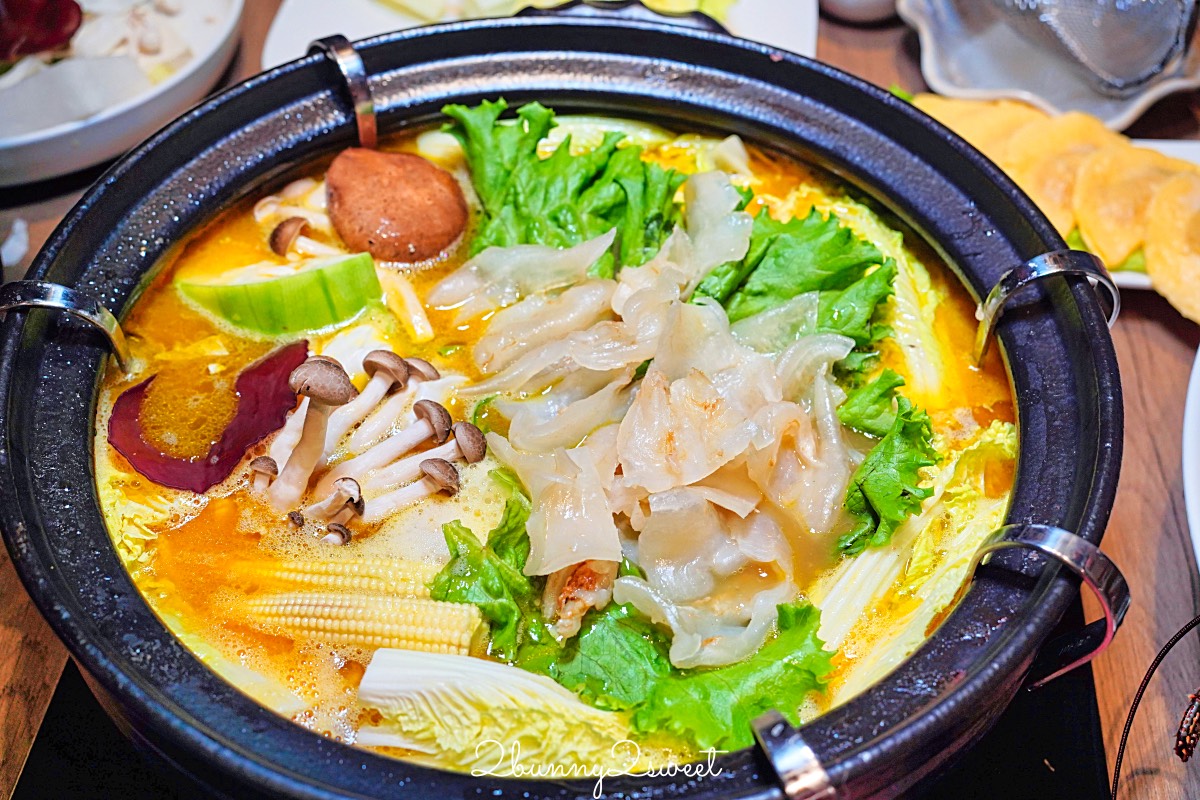 【君曜雞湯】信義區最強雞湯火鍋，人蔘花膠全雞排翅金湯涮A5和牛、龍蝦海鮮超過癮 @兔兒毛毛姊妹花
